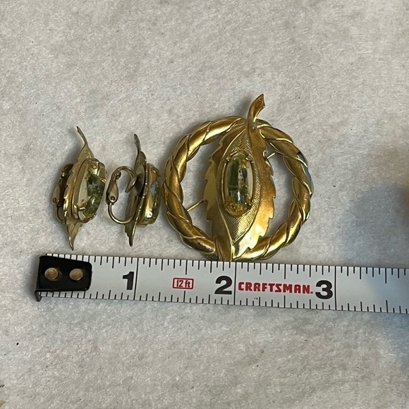 Vintage Confetti Lucite Jewelry Set - Picture 8 of 9